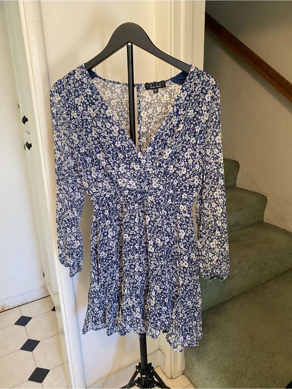 Trixxi Blue and White Floral V-Neck Mini Dress, Size M,fully lined. Lightweight